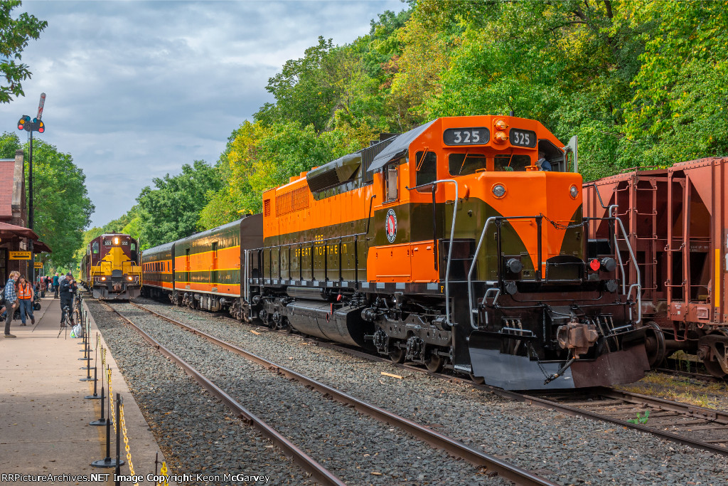 Soo Line 559 & Great Northern 325